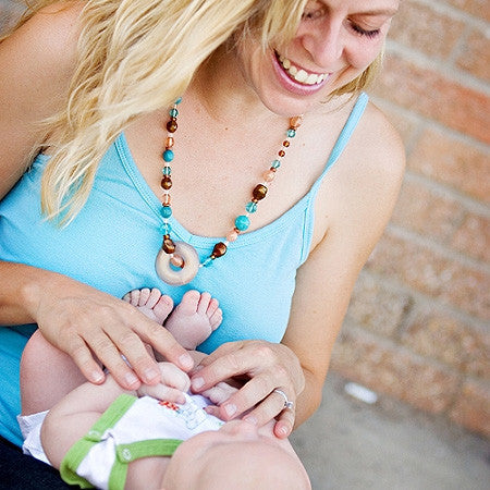 Nursing necklace for distracted 2025 baby